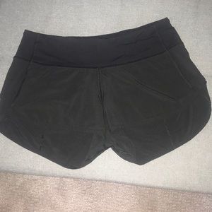 Lulu lemon speed up short 2.5 size 2